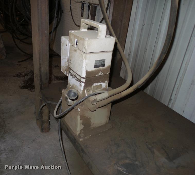 image for item AX9370 Caterpillar 4C9900 hose machine