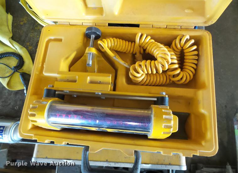 image for item BH9333 Assorted surveying and grading equipment