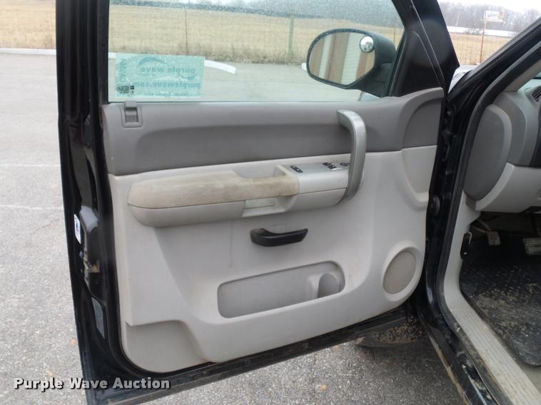 image for item DA5864 2009 GMC Sierra 2500HD pickup truck