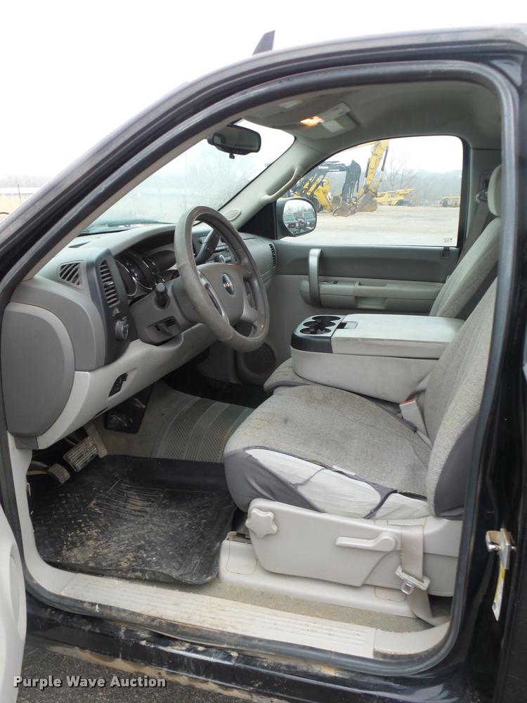 image for item DA5864 2009 GMC Sierra 2500HD pickup truck