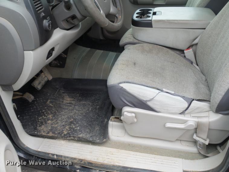 image for item DA5864 2009 GMC Sierra 2500HD pickup truck