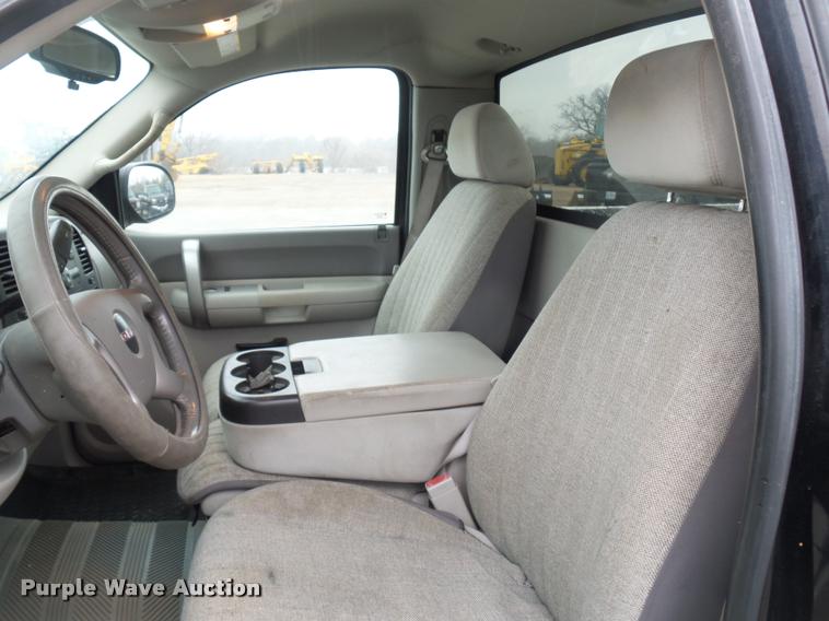 image for item DA5864 2009 GMC Sierra 2500HD pickup truck