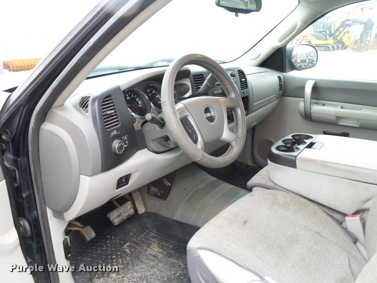 image for item DA5864 2009 GMC Sierra 2500HD pickup truck