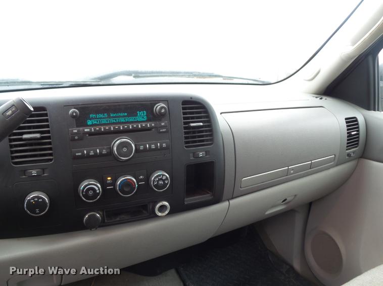 image for item DA5864 2009 GMC Sierra 2500HD pickup truck