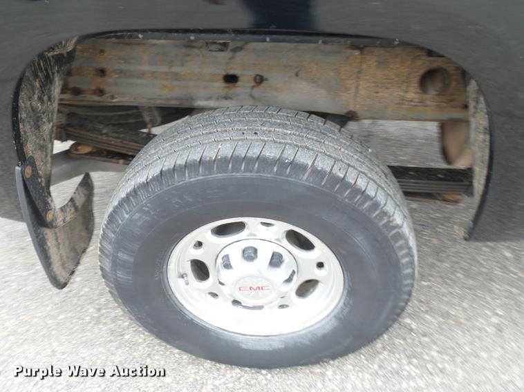 image for item DA5865 2009 GMC Sierra 2500HD pickup truck