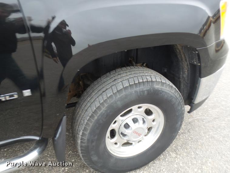 image for item DA5865 2009 GMC Sierra 2500HD pickup truck