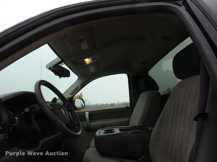 image for item DA5865 2009 GMC Sierra 2500HD pickup truck