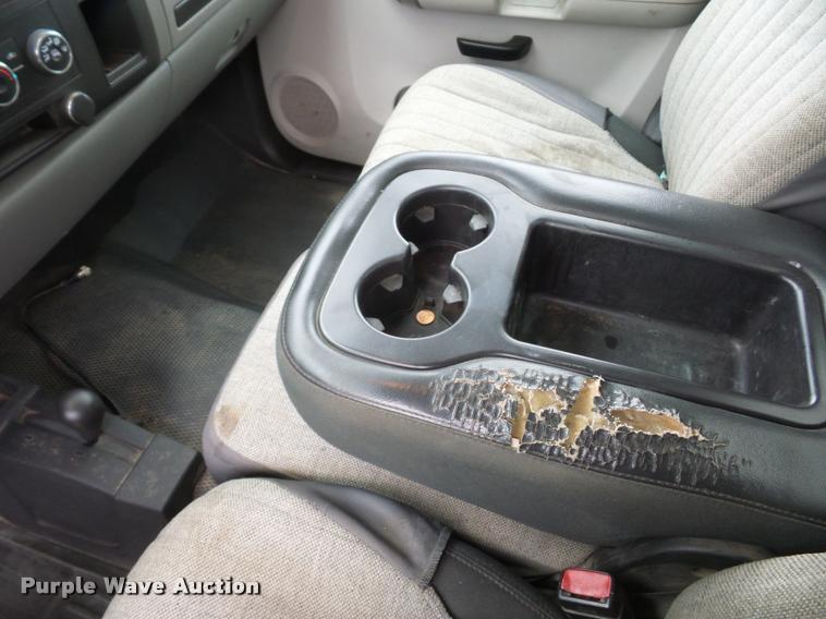 image for item DA5865 2009 GMC Sierra 2500HD pickup truck