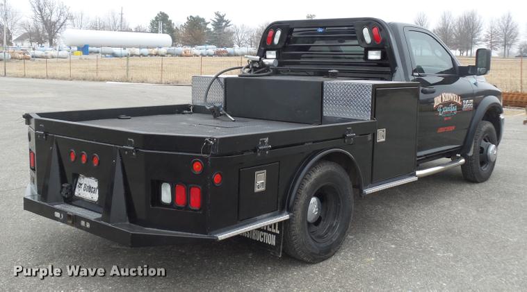 image for item DA5866 2013 Ram 3500 flatbed pickup truck