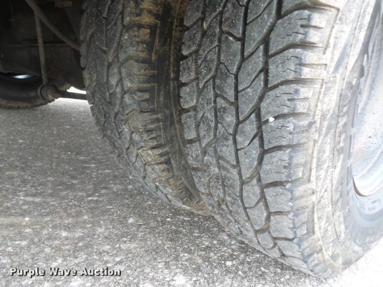 image for item DA5866 2013 Ram 3500 flatbed pickup truck