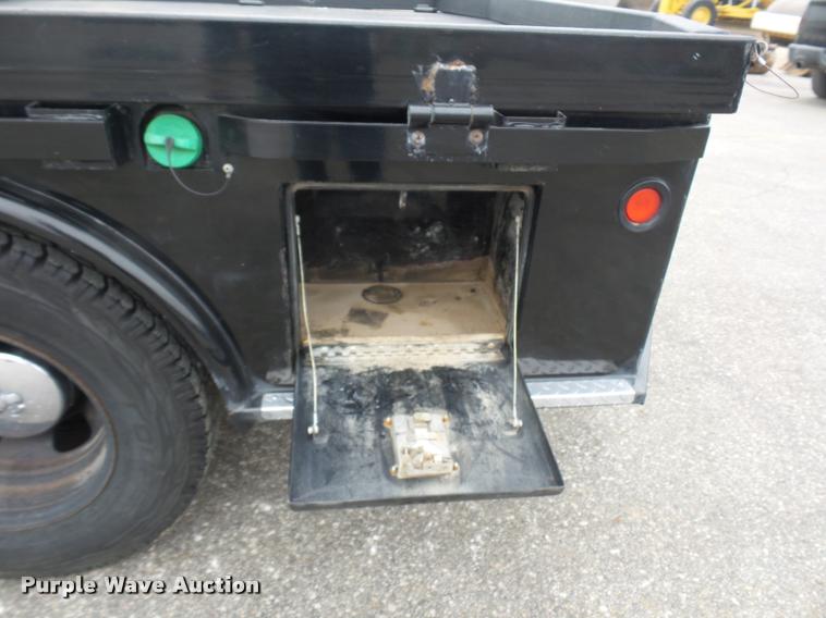 image for item DA5866 2013 Ram 3500 flatbed pickup truck