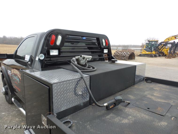 image for item DA5866 2013 Ram 3500 flatbed pickup truck