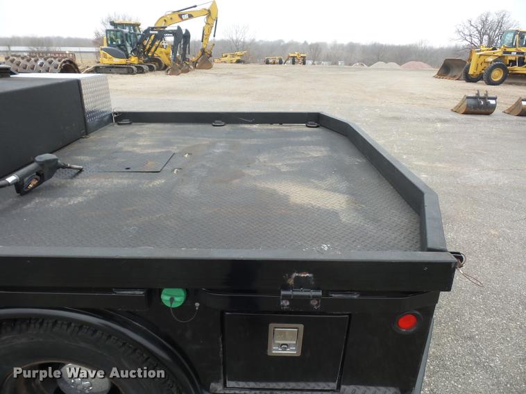 image for item DA5866 2013 Ram 3500 flatbed pickup truck