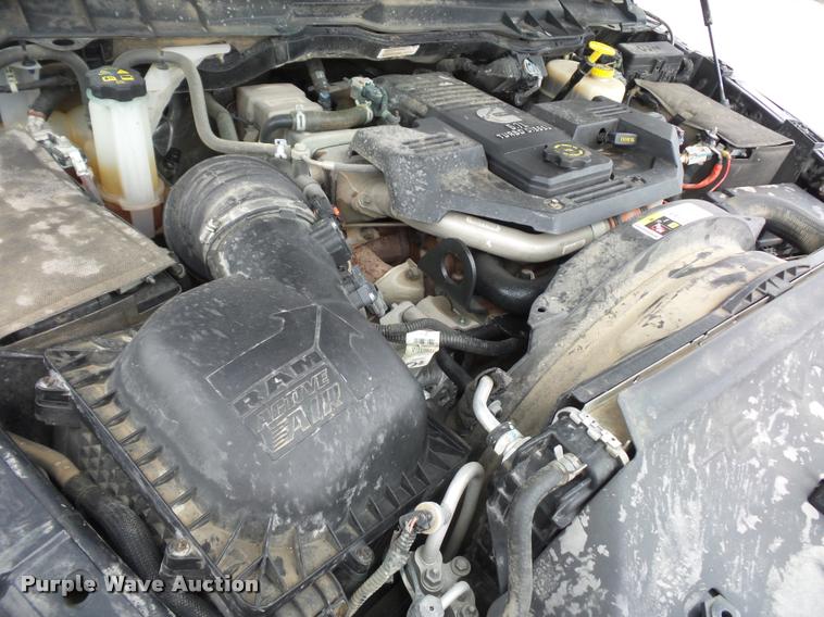 image for item DA5866 2013 Ram 3500 flatbed pickup truck