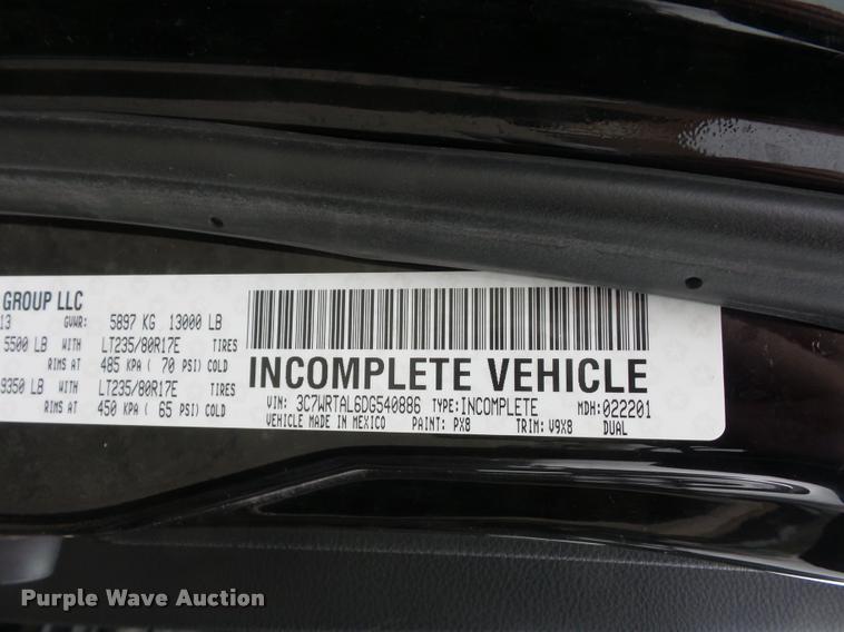 image for item DA5866 2013 Ram 3500 flatbed pickup truck