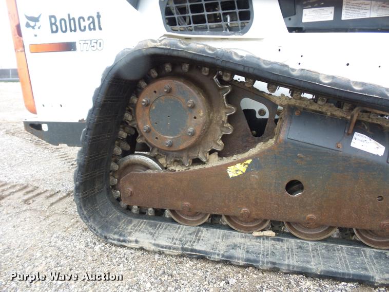 image for item DA5867 2015 Bobcat T750 skid steer