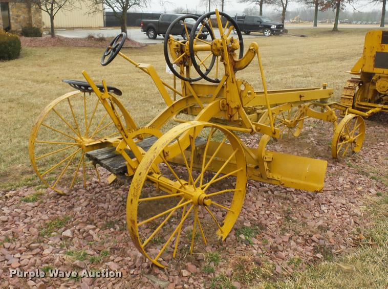 image for item DA5869 Pull type grader