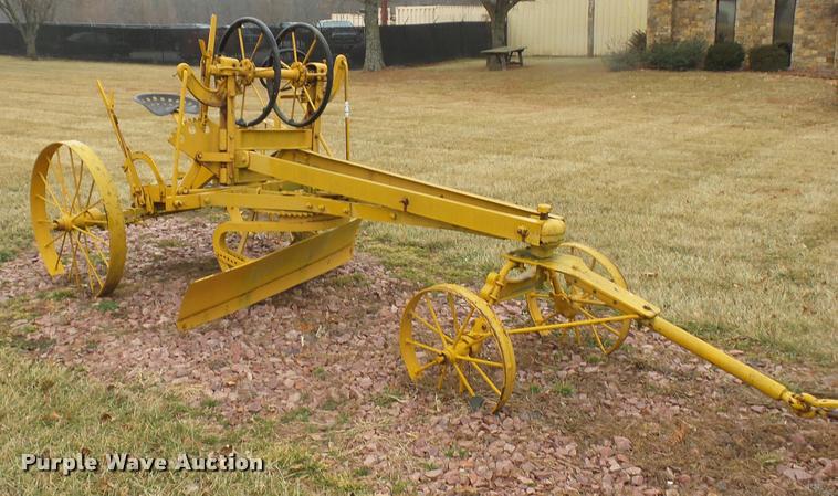 image for item DA5869 Pull type grader