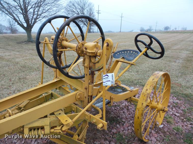 image for item DA5869 Pull type grader