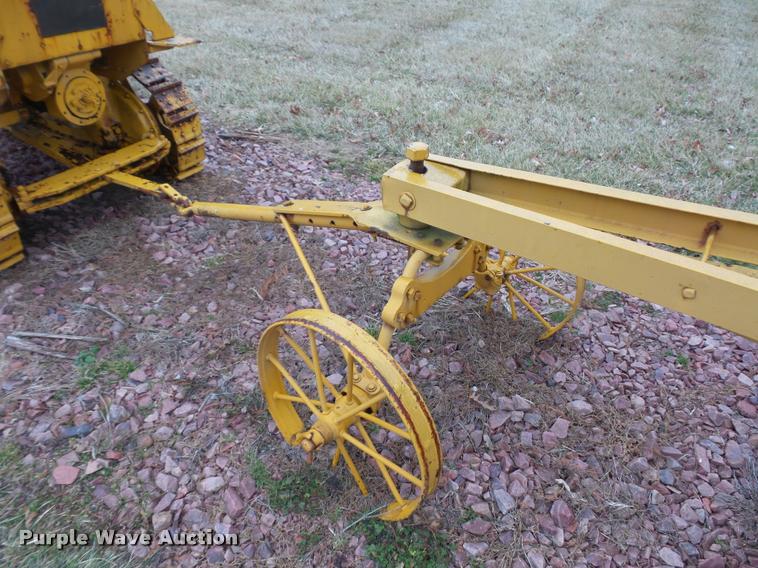 image for item DA5869 Pull type grader