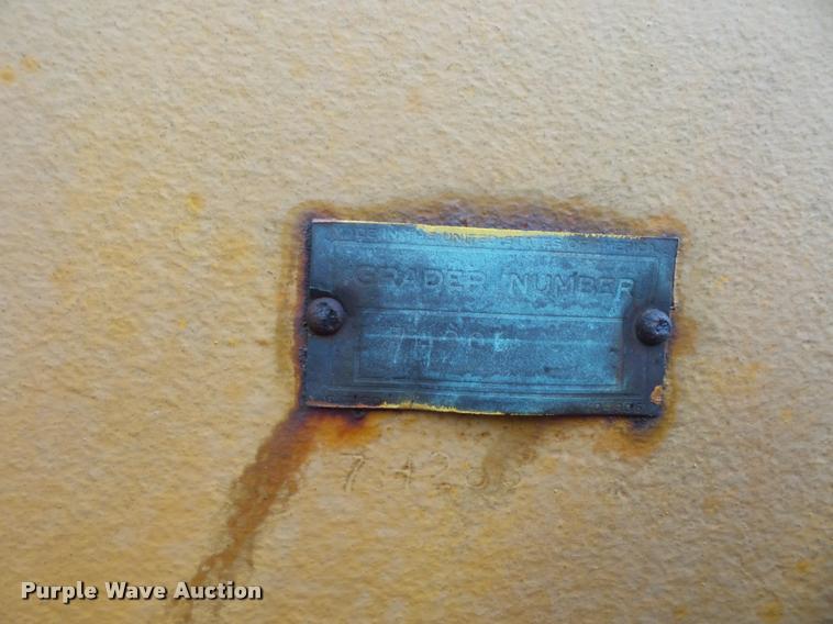 image for item DA5871 Caterpillar pull type grader