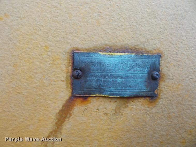 image for item DA5871 Caterpillar pull type grader