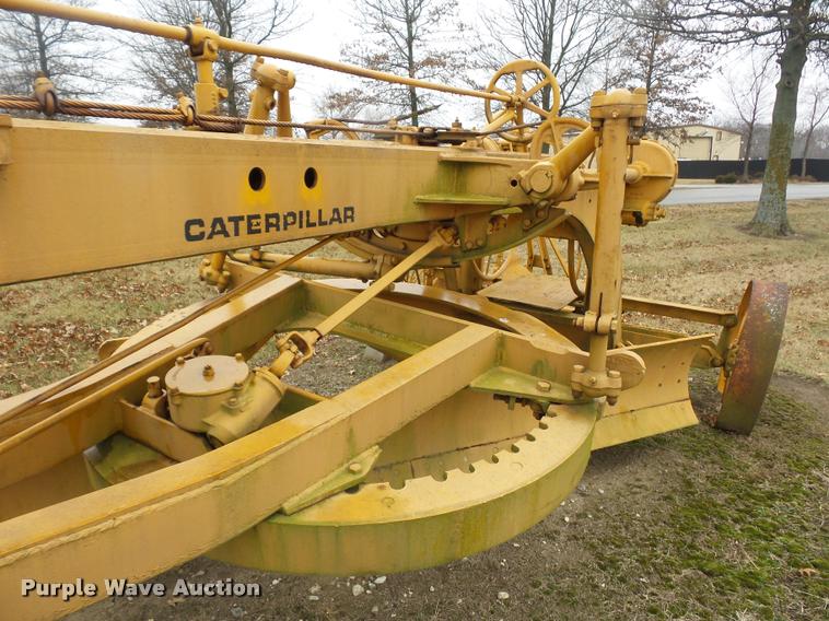 image for item DA5871 Caterpillar pull type grader