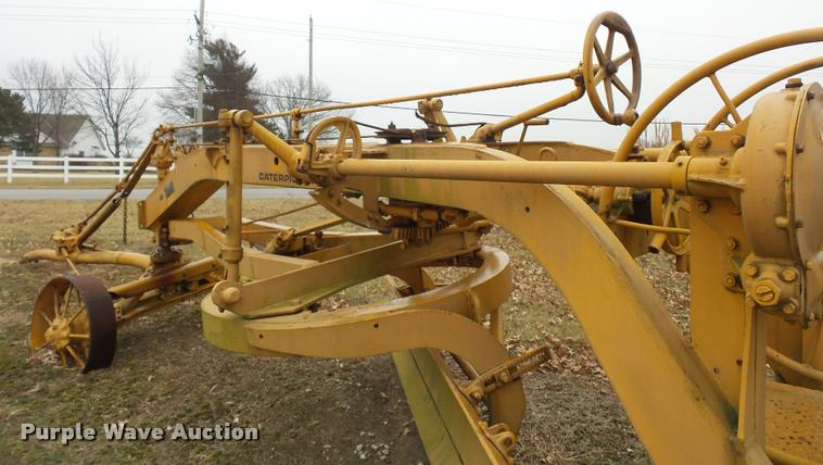 image for item DA5871 Caterpillar pull type grader