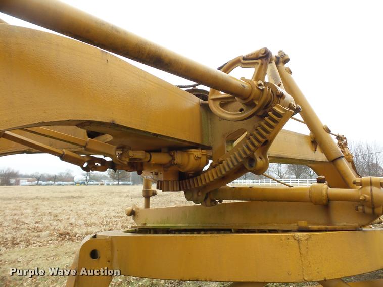 image for item DA5871 Caterpillar pull type grader