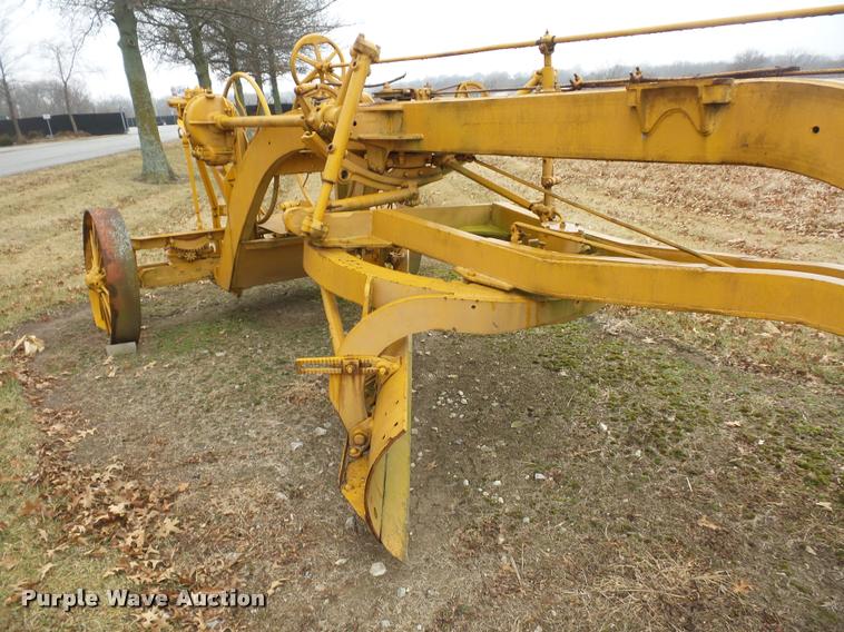 image for item DA5871 Caterpillar pull type grader