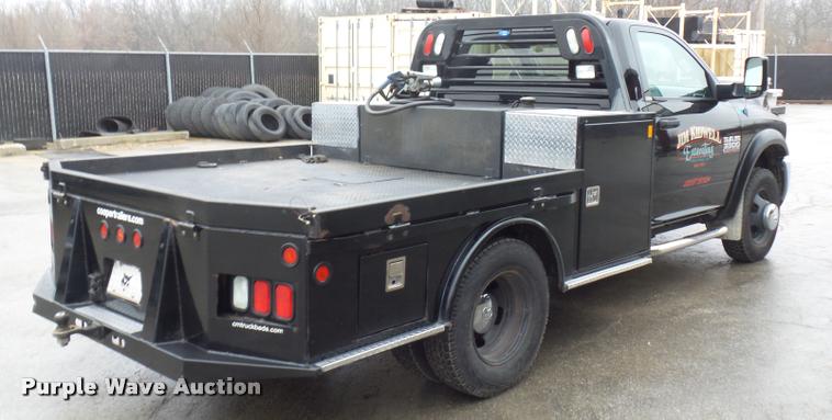 image for item DA5872 2013 Ram 3500 flatbed pickup truck
