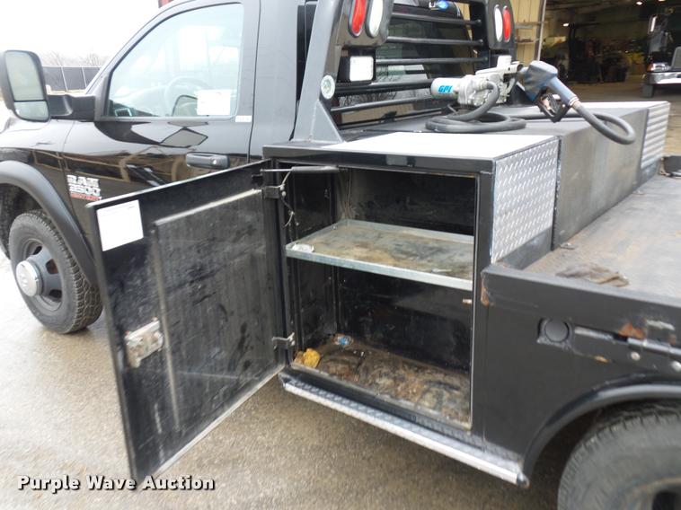 image for item DA5872 2013 Ram 3500 flatbed pickup truck
