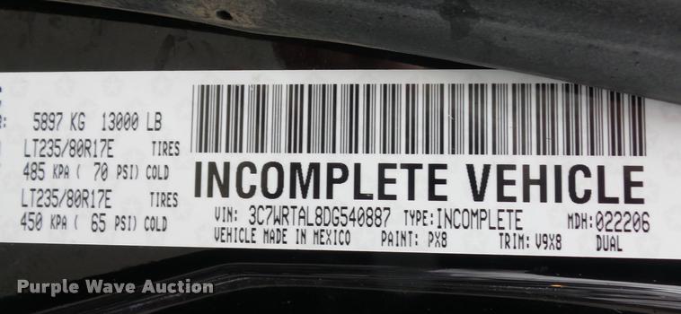 image for item DA5872 2013 Ram 3500 flatbed pickup truck