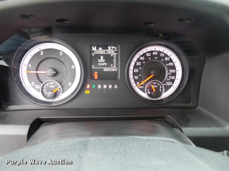 image for item DA5872 2013 Ram 3500 flatbed pickup truck