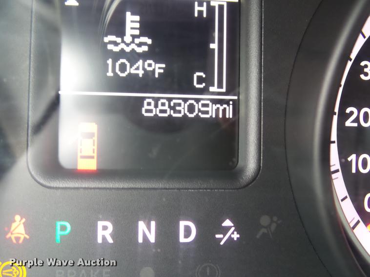 image for item DA5872 2013 Ram 3500 flatbed pickup truck