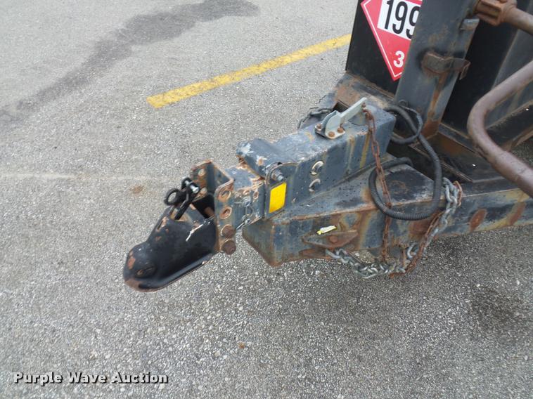 image for item DA5875 Newco fuel tank trailer