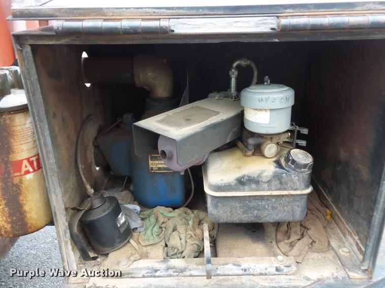 image for item DA5875 Newco fuel tank trailer