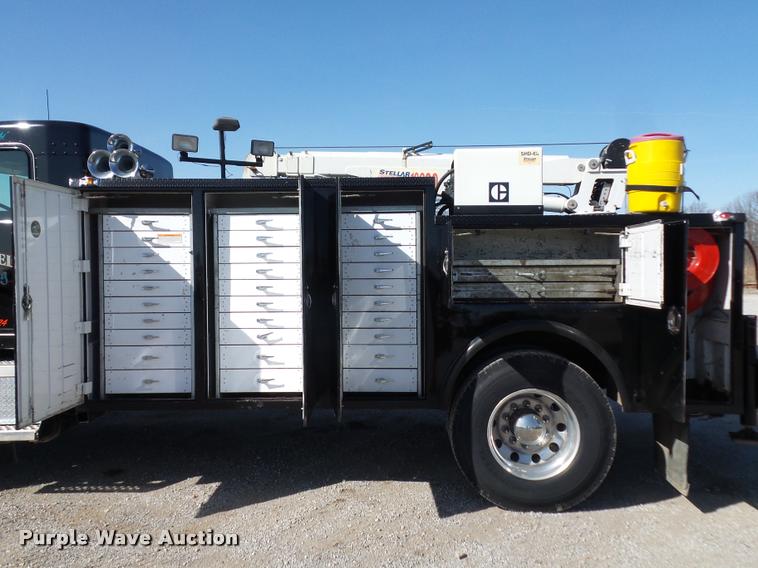 image for item DA5876 2004 Kenworth T300 service truck