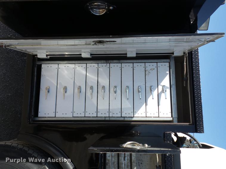 image for item DA5876 2004 Kenworth T300 service truck