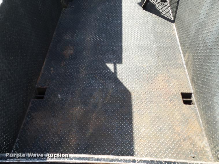 image for item DA5876 2004 Kenworth T300 service truck