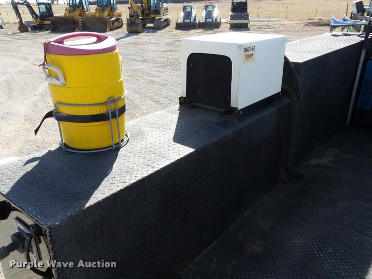 image for item DA5876 2004 Kenworth T300 service truck