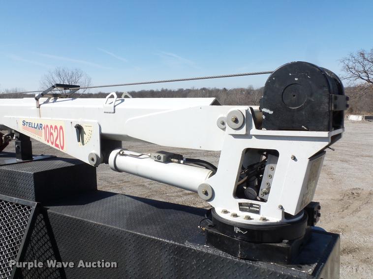 image for item DA5876 2004 Kenworth T300 service truck