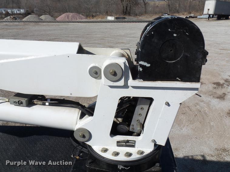 image for item DA5876 2004 Kenworth T300 service truck