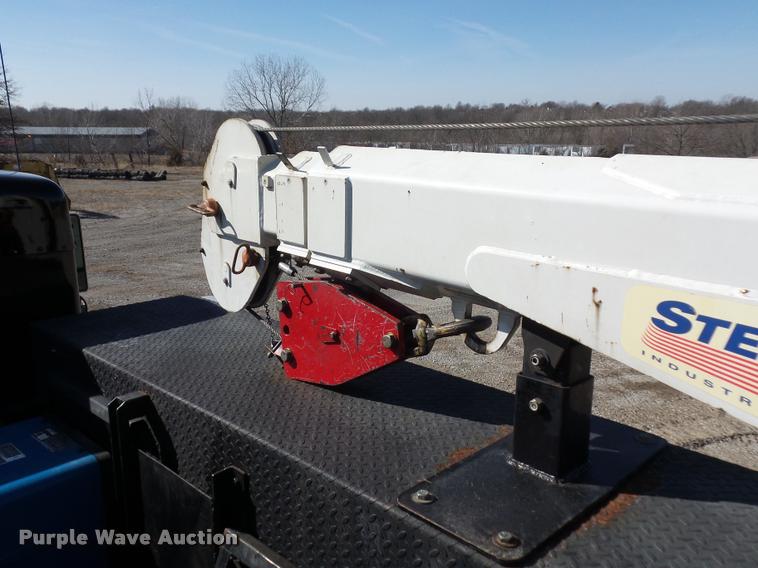 image for item DA5876 2004 Kenworth T300 service truck