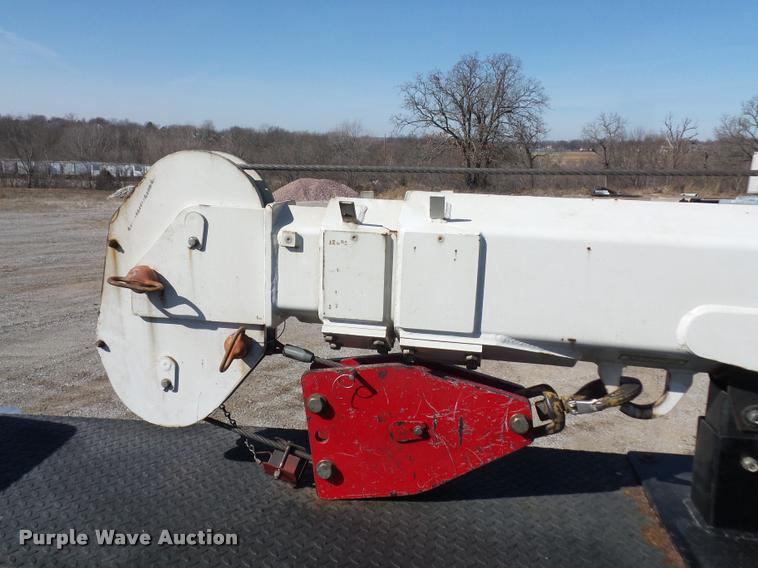 image for item DA5876 2004 Kenworth T300 service truck