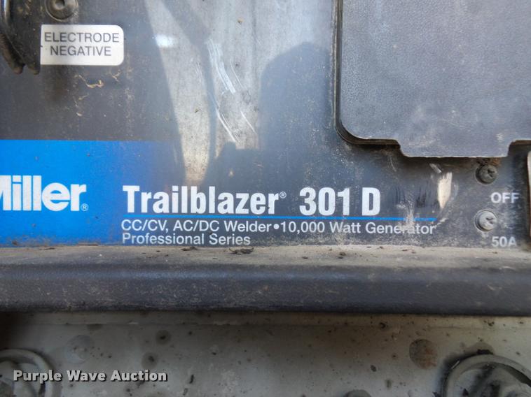 image for item DA5876 2004 Kenworth T300 service truck