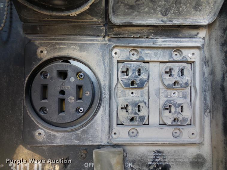 image for item DA5876 2004 Kenworth T300 service truck