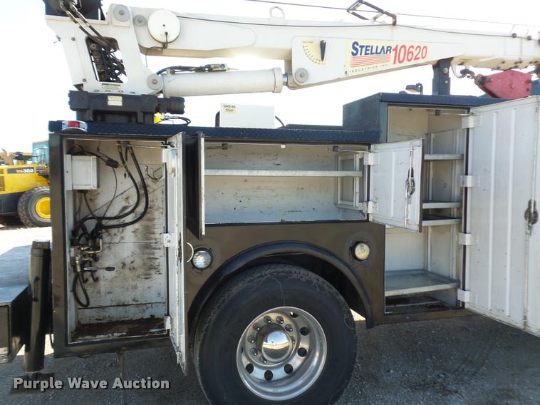 image for item DA5876 2004 Kenworth T300 service truck