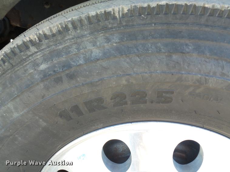 image for item DA5876 2004 Kenworth T300 service truck