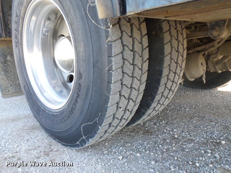 image for item DA5876 2004 Kenworth T300 service truck